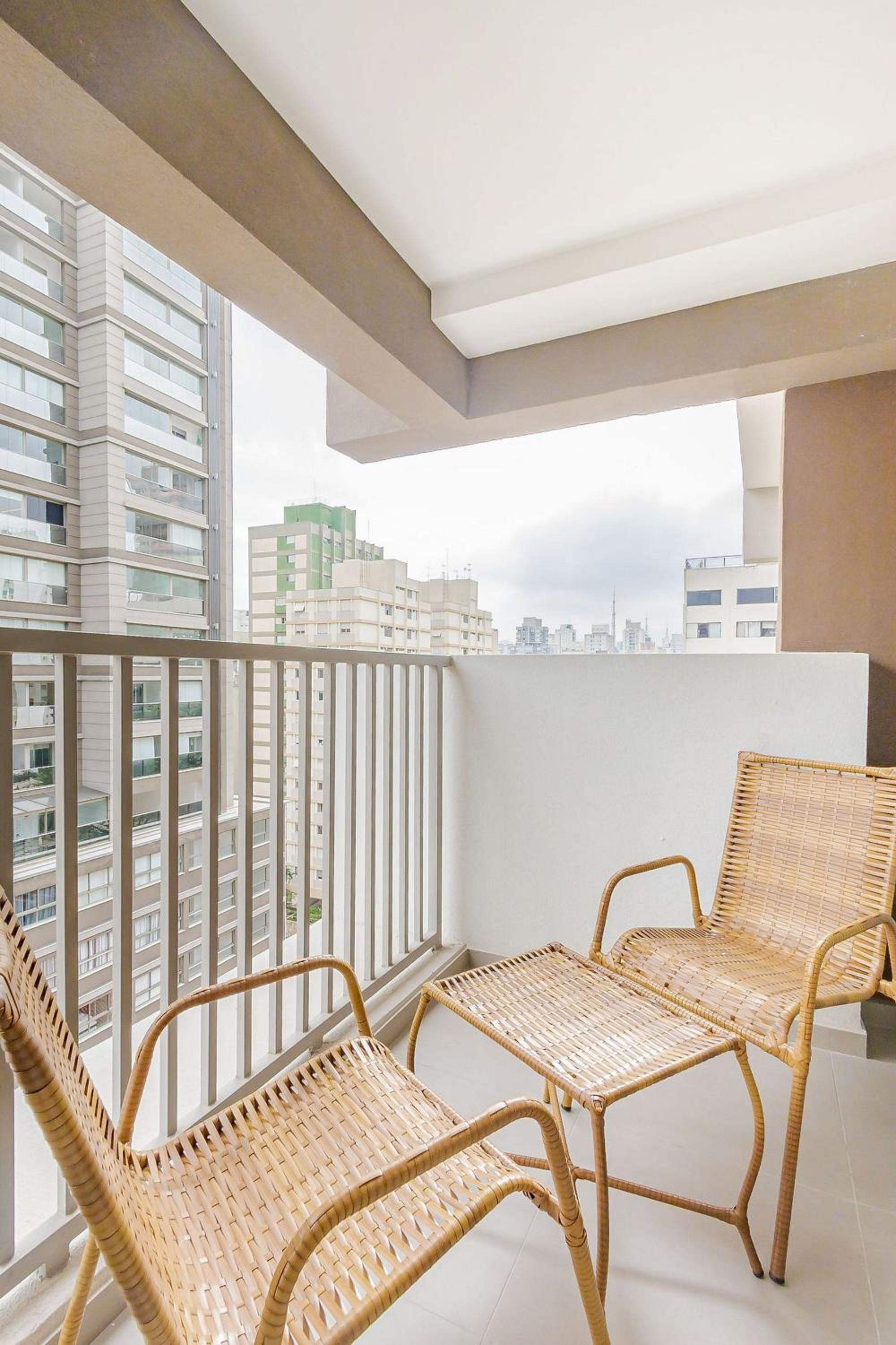 Handy Paraíso condominium with pool next to Ibirapuera