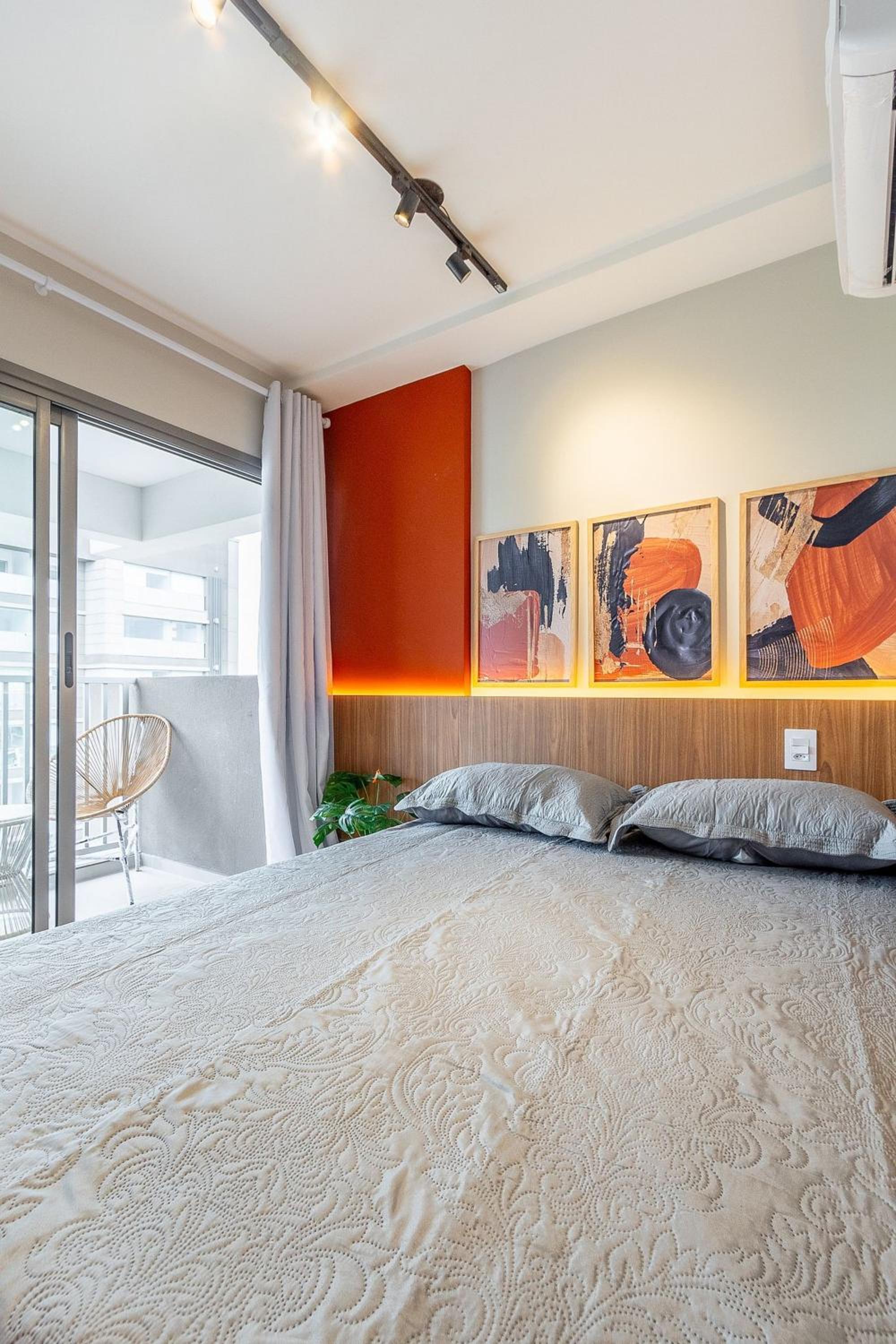 Handy Paraíso condominium with pool next to Ibirapuera