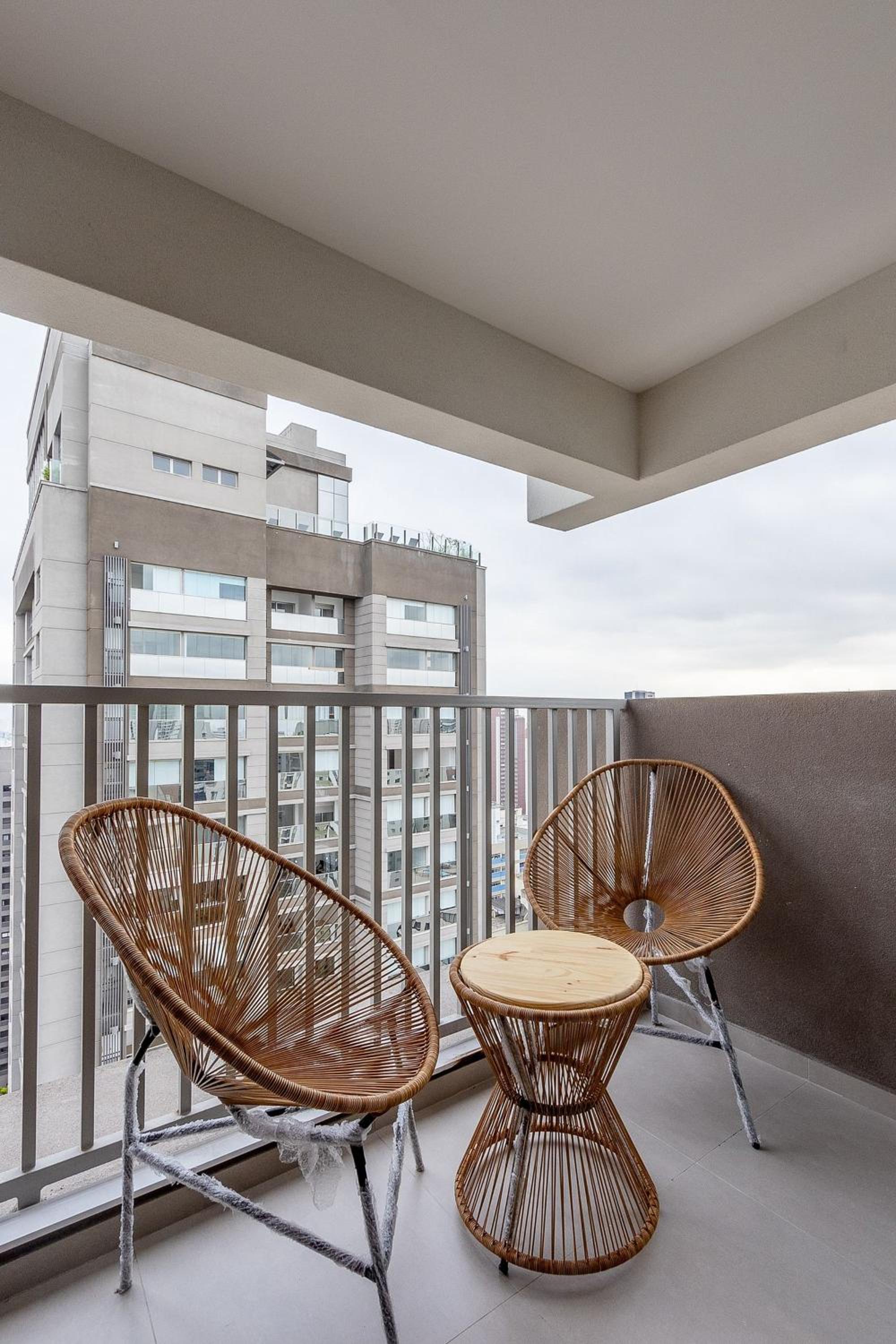 Handy Paraíso condominium with pool next to Ibirapuera