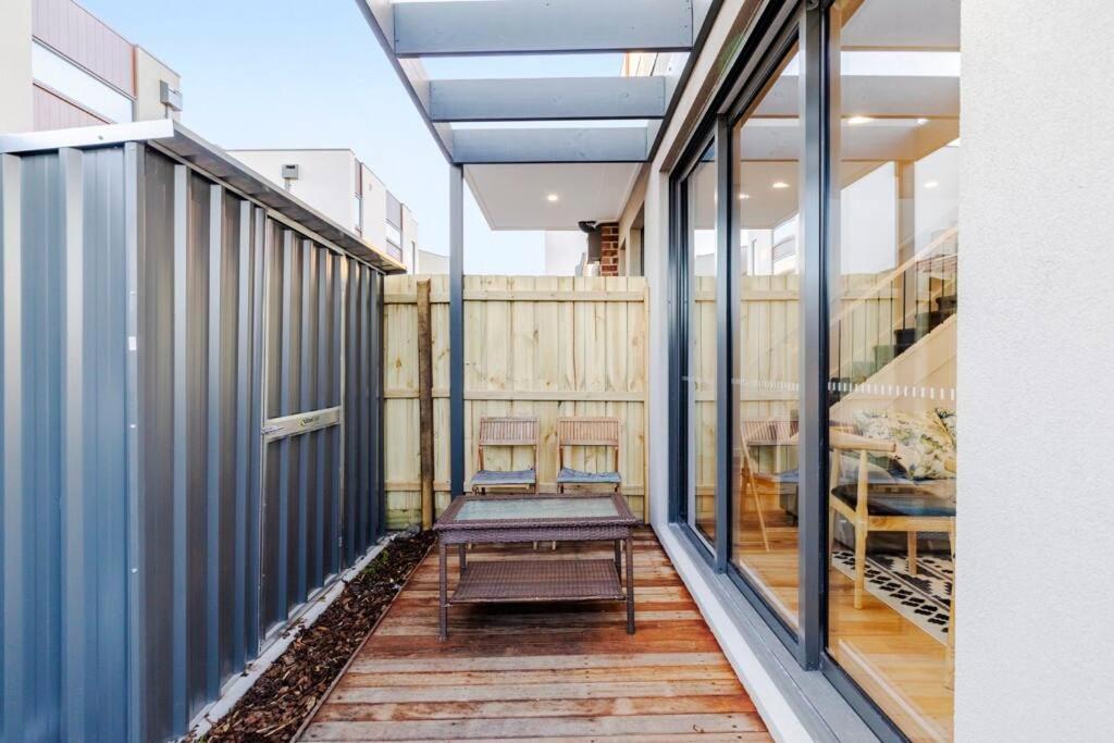 4 Bedrooms Lovely House in Clayton Central