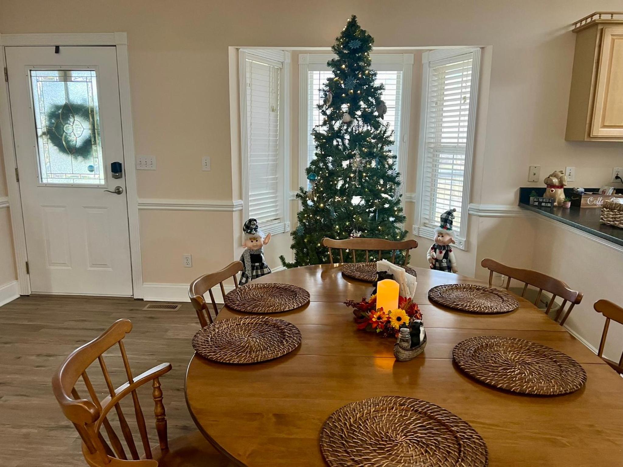 Bears Valley Inn -Peaceful, Pet Friendly Family Getaway, Less than 15 min to Attractions, with Game Room, Fire Pit & BBQ, Easy, Flat Roads view 4