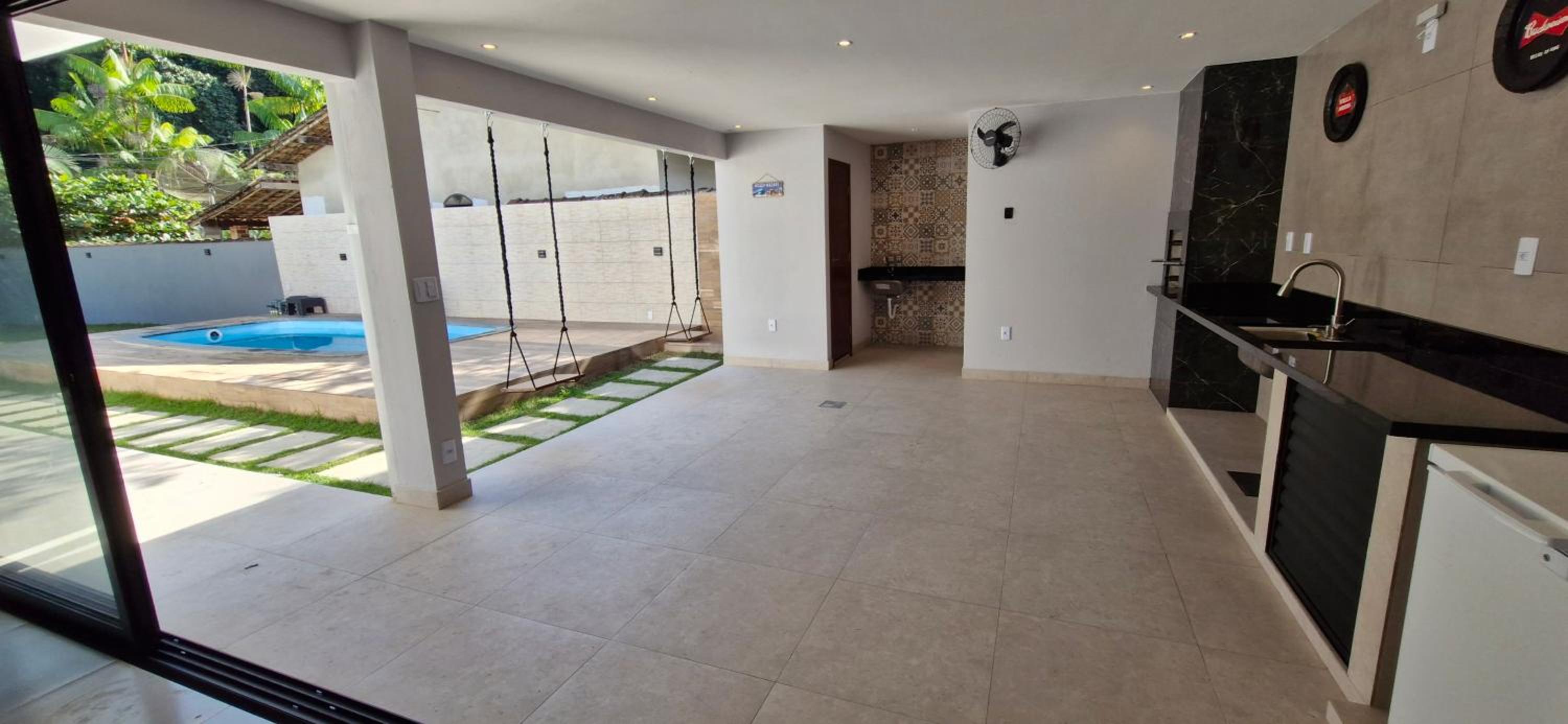 Casa em Paraty com 4 Suítes, Piscina e Churrasqueira Próximo Praias
