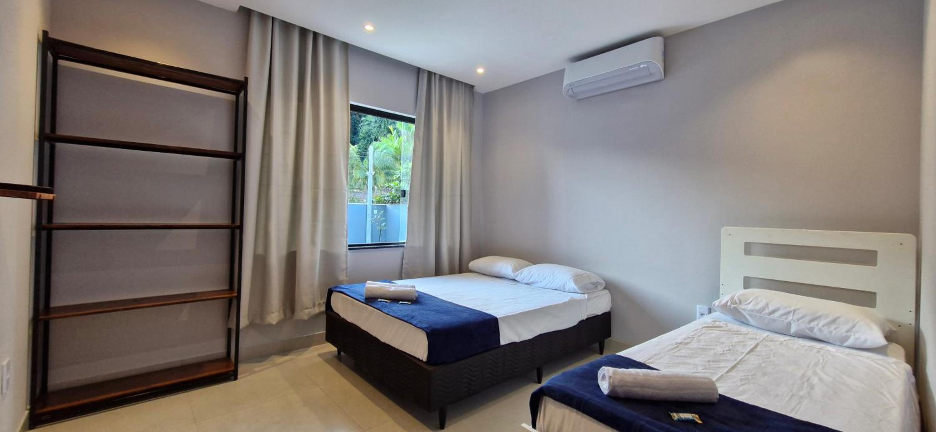 Casa em Paraty com 4 Suítes, Piscina e Churrasqueira Próximo Praias