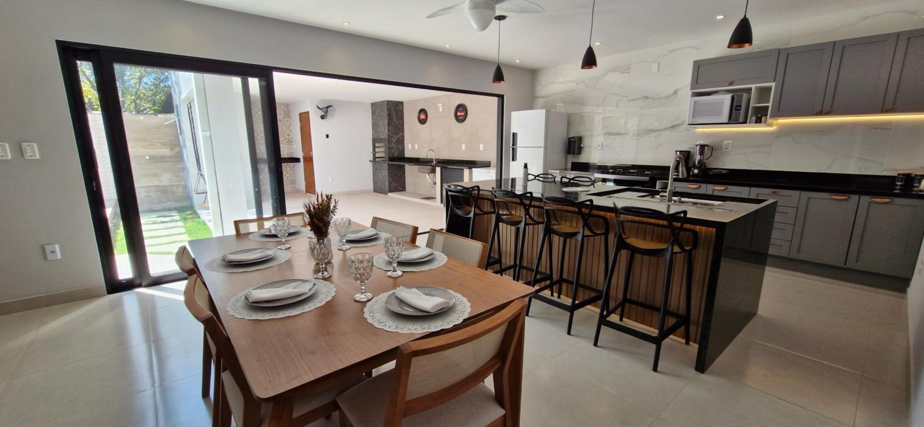 Casa em Paraty com 4 Suítes, Piscina e Churrasqueira Próximo Praias