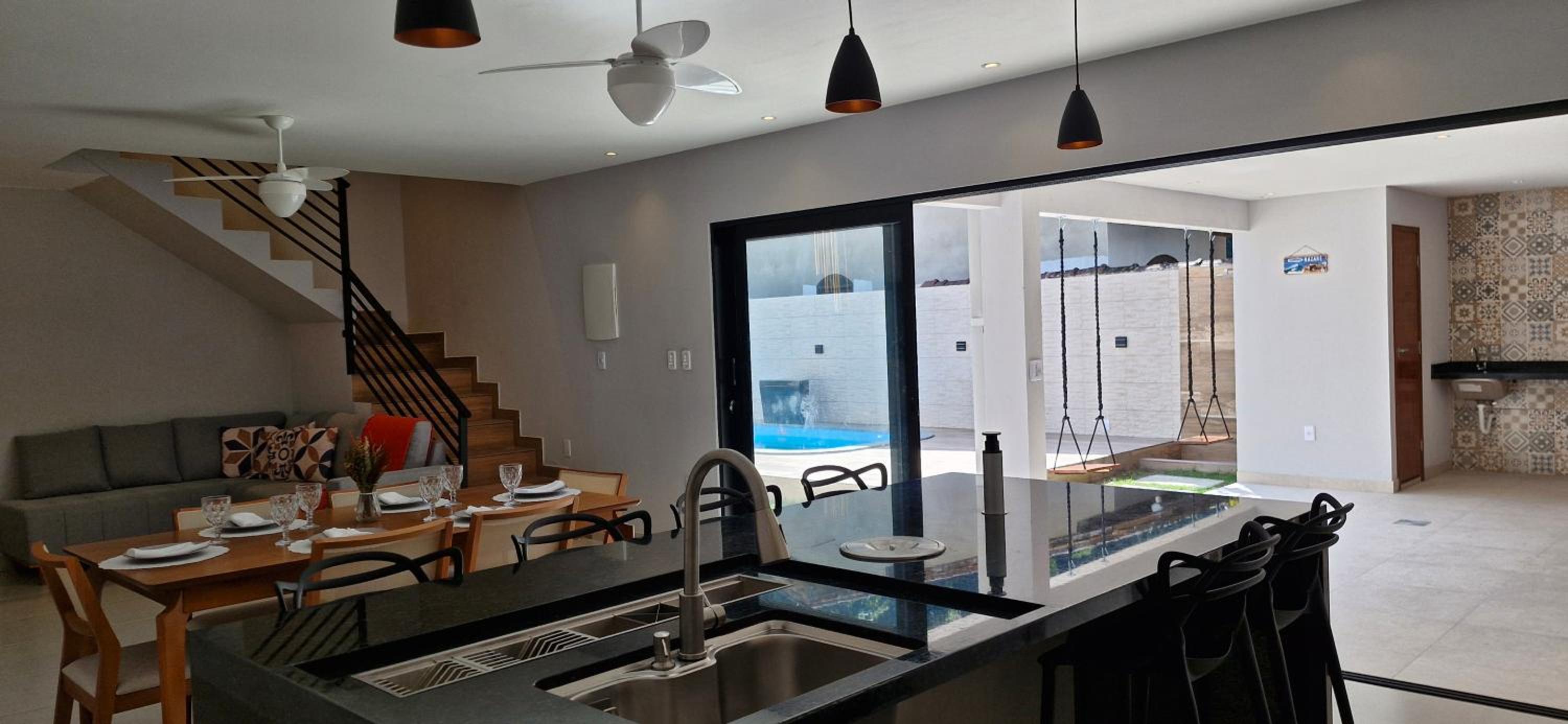 Casa em Paraty com 4 Suítes, Piscina e Churrasqueira Próximo Praias