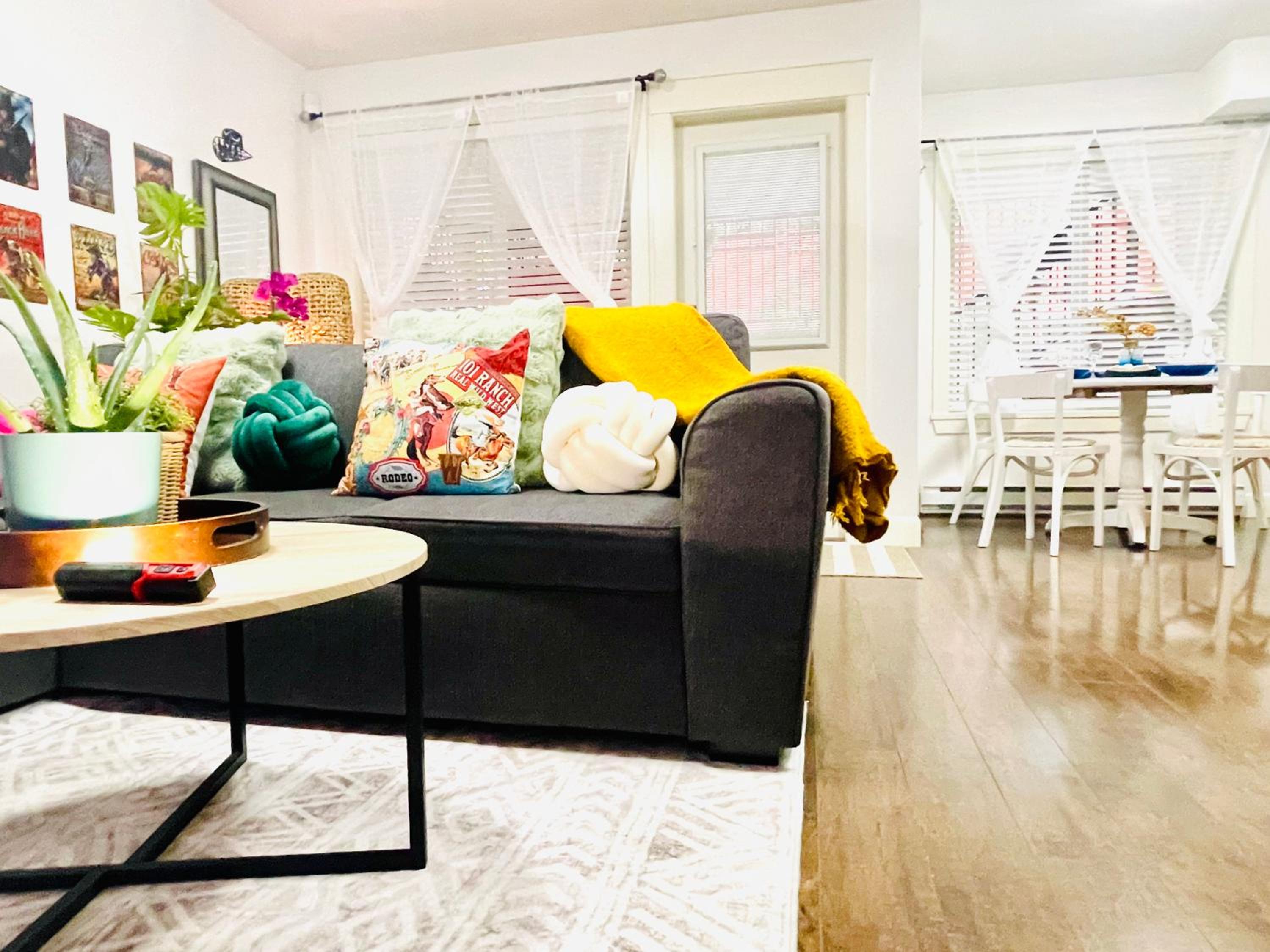 Langley Heights 2 Bedrooms Sweet Suite