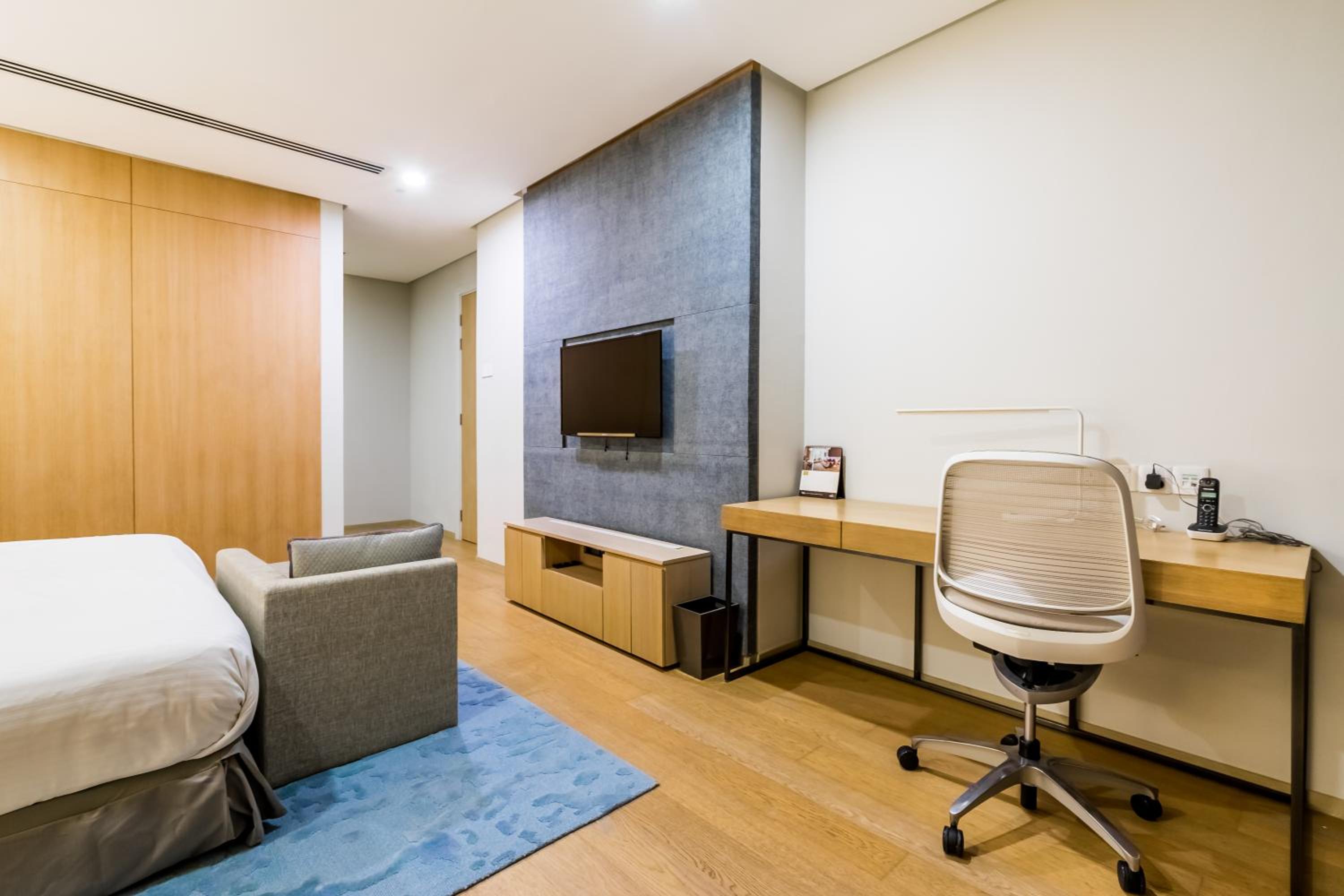 188 Premium Suites by Plush