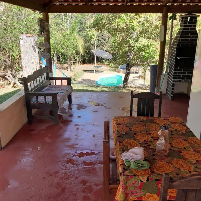 Casa Ampla Na Pousada Terra do Sossego - Rio - Piscinas de Água Mineral - Lazer - Artes - E mais no Espaço mais Especial de Piri