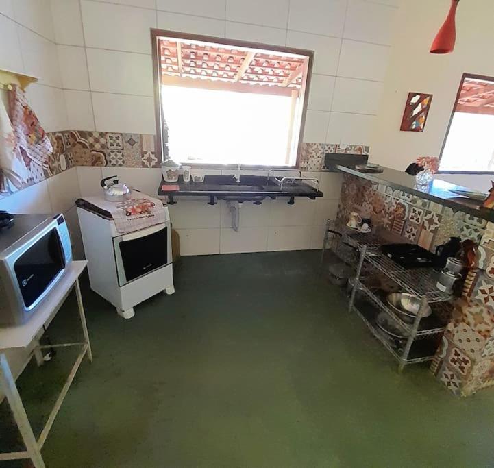 Casa Ampla Na Pousada Terra do Sossego - Rio - Piscinas de Água Mineral - Lazer - Artes - E mais no Espaço mais Especial de Piri