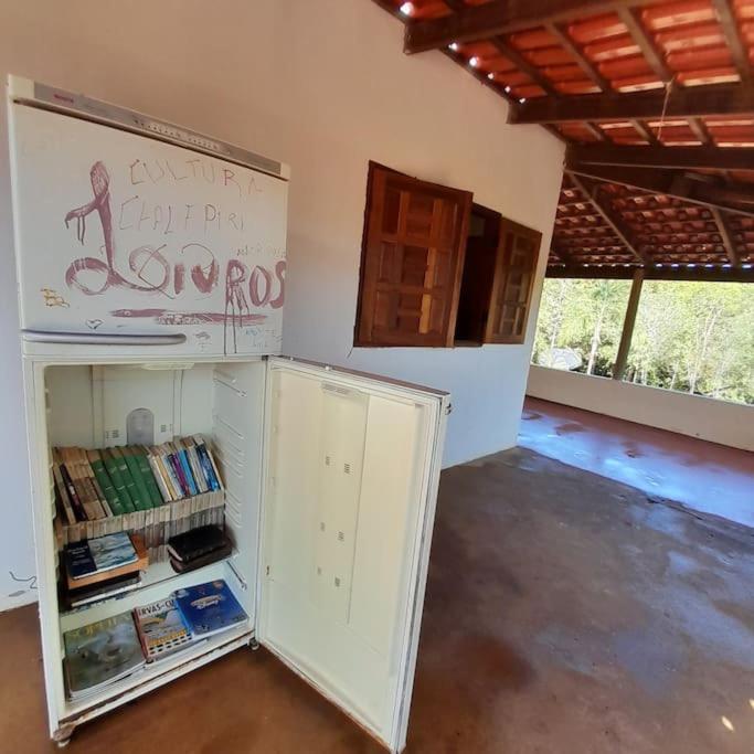 Casa Ampla Na Pousada Terra do Sossego - Rio - Piscinas de Água Mineral - Lazer - Artes - E mais no Espaço mais Especial de Piri