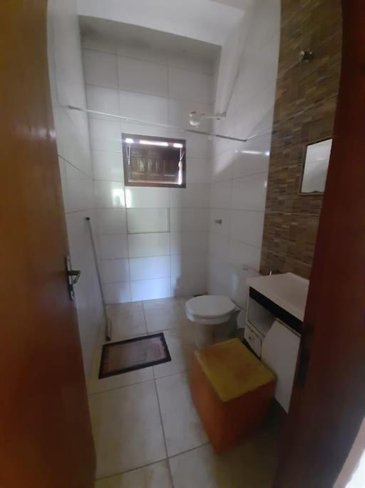 Casa Ampla Na Pousada Terra do Sossego - Rio - Piscinas de Água Mineral - Lazer - Artes - E mais no Espaço mais Especial de Piri