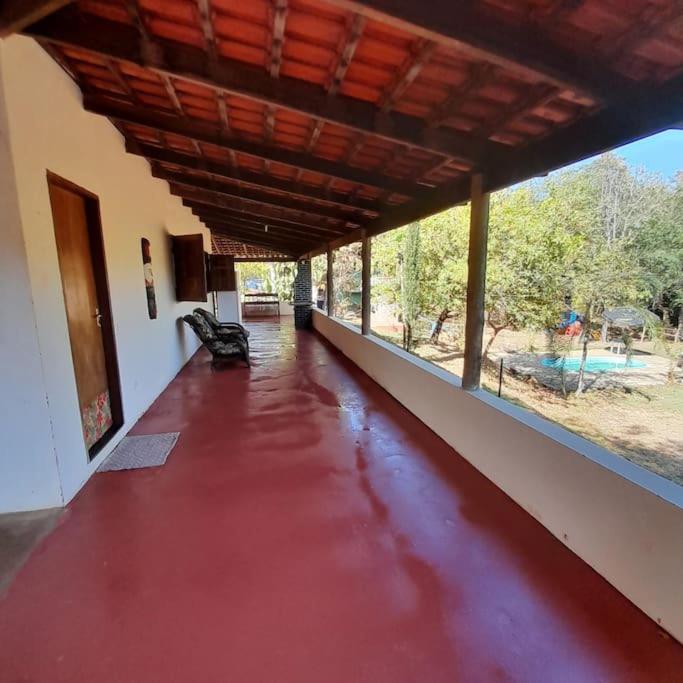 Casa Ampla Na Pousada Terra do Sossego - Rio - Piscinas de Água Mineral - Lazer - Artes - E mais no Espaço mais Especial de Piri