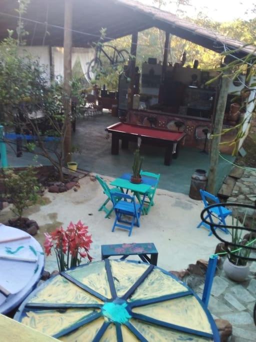 Casa Ampla Na Pousada Terra do Sossego - Rio - Piscinas de Água Mineral - Lazer - Artes - E mais no Espaço mais Especial de Piri