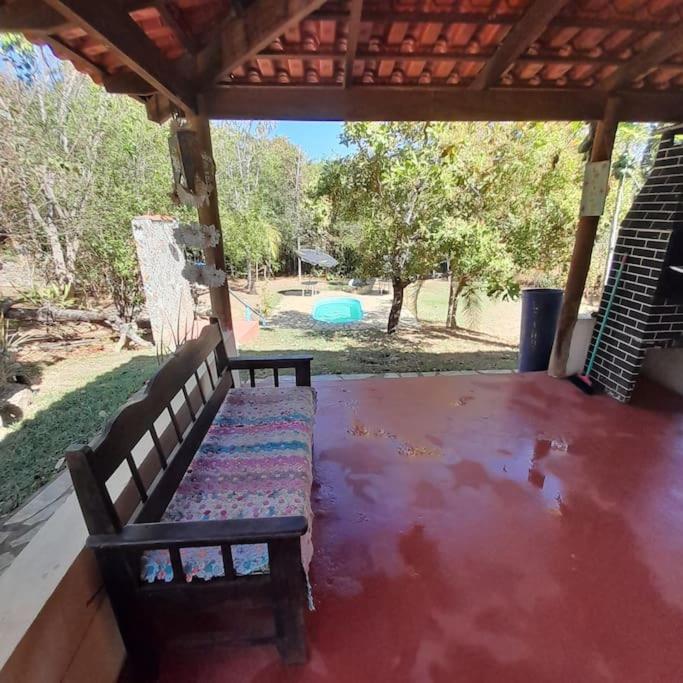 Casa Ampla Na Pousada Terra do Sossego - Rio - Piscinas de Água Mineral - Lazer - Artes - E mais no Espaço mais Especial de Piri
