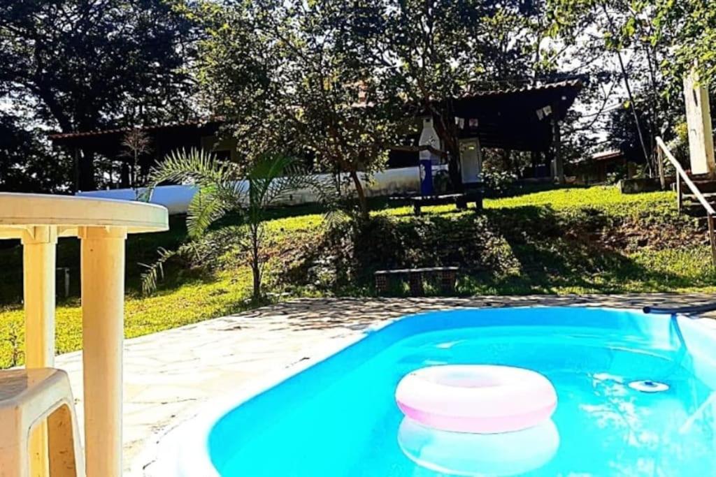 Casa Ampla Na Pousada Terra do Sossego - Rio - Piscinas de Água Mineral - Lazer - Artes - E mais no Espaço mais Especial de Piri