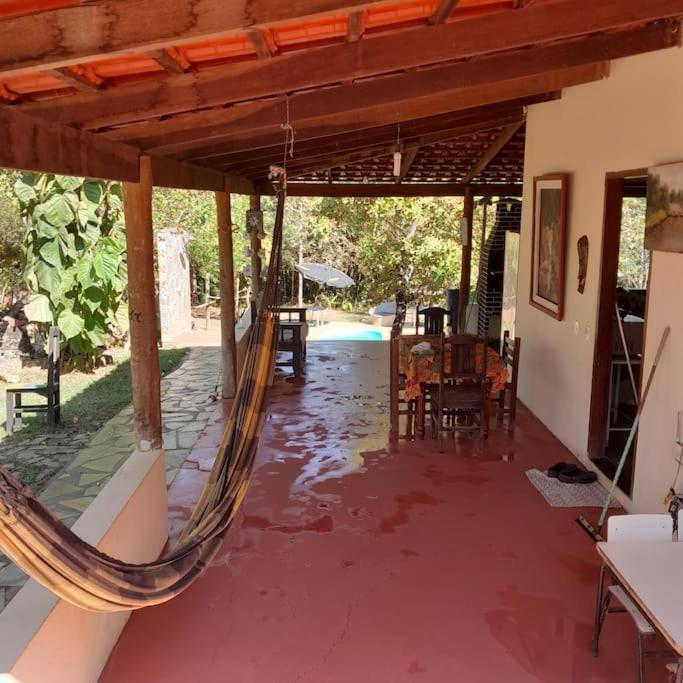 Casa Ampla Na Pousada Terra do Sossego - Rio - Piscinas de Água Mineral - Lazer - Artes - E mais no Espaço mais Especial de Piri