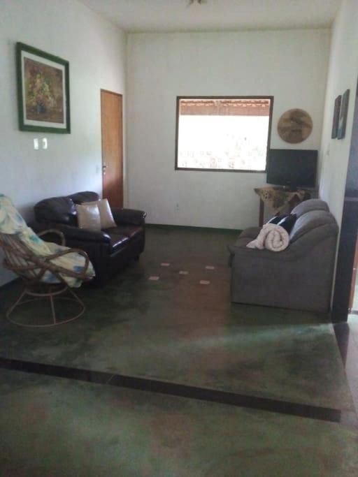 Casa Ampla Na Pousada Terra do Sossego - Rio - Piscinas de Água Mineral - Lazer - Artes - E mais no Espaço mais Especial de Piri