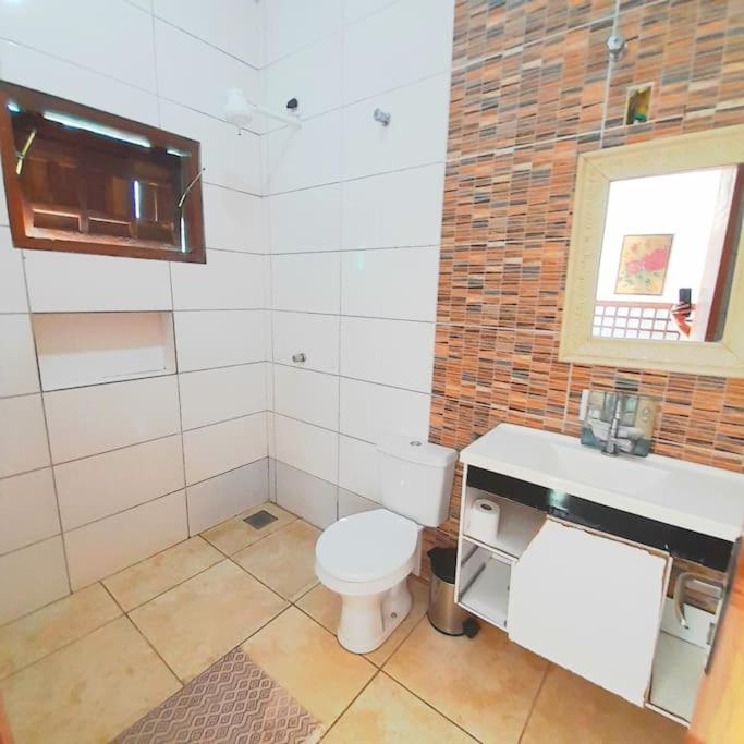 Casa Ampla Na Pousada Terra do Sossego - Rio - Piscinas de Água Mineral - Lazer - Artes - E mais no Espaço mais Especial de Piri
