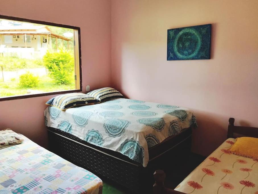 Casa Ampla Na Pousada Terra do Sossego - Rio - Piscinas de Água Mineral - Lazer - Artes - E mais no Espaço mais Especial de Piri