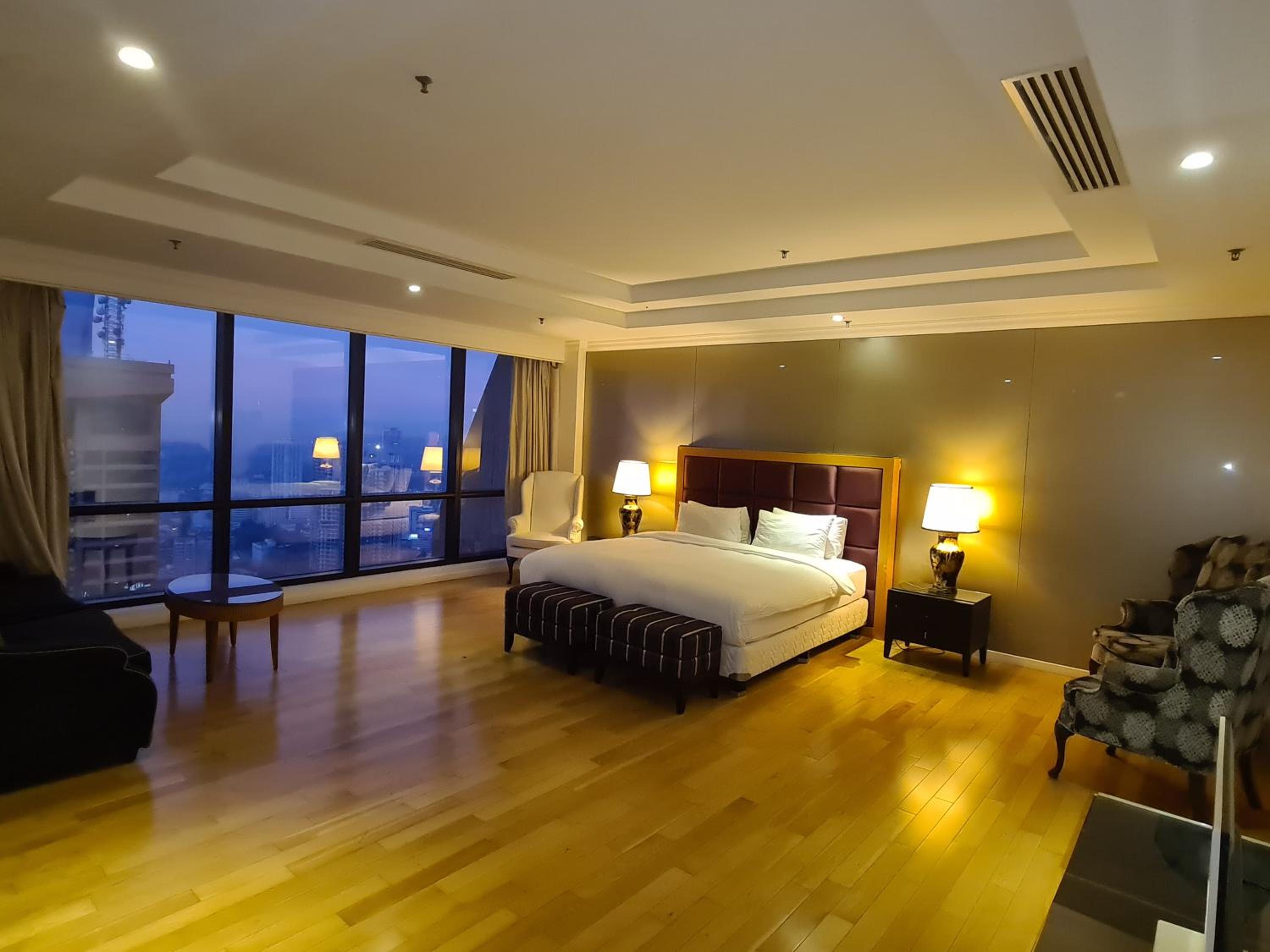 Soho Service Suite at Times Square KL