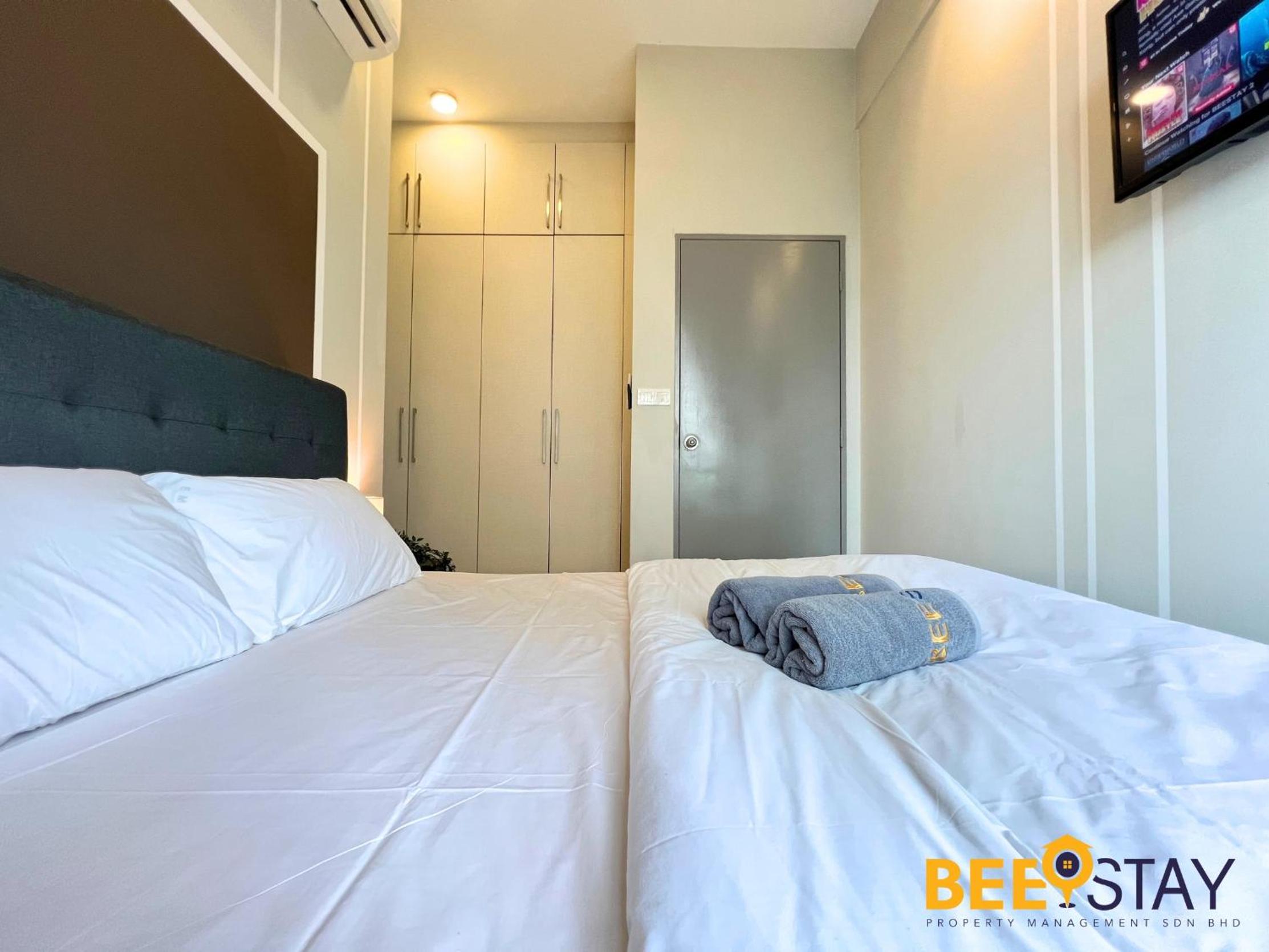 New Listing Klang with Netflix Wifi Swimming Pool View photo 5