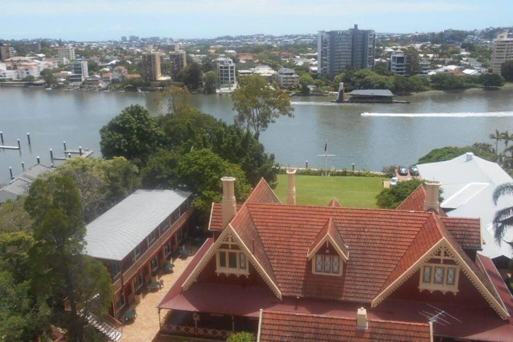 Brisbane Vacations - Shafston Apartment Affordable Short-term - Property Image 1