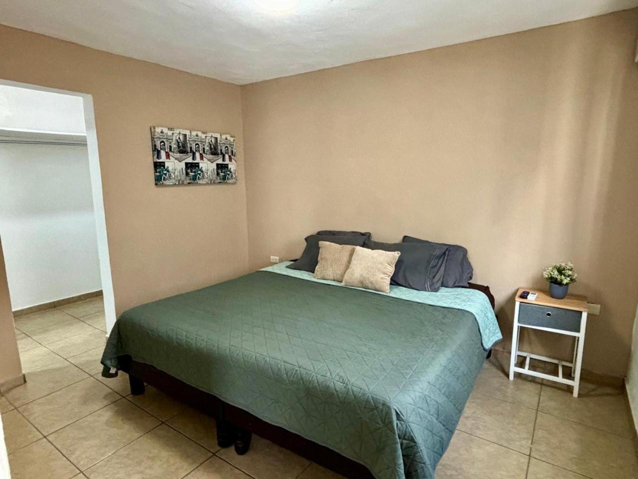 Centrico, Cama King Size & Cocina Cerca de la UAS view 4