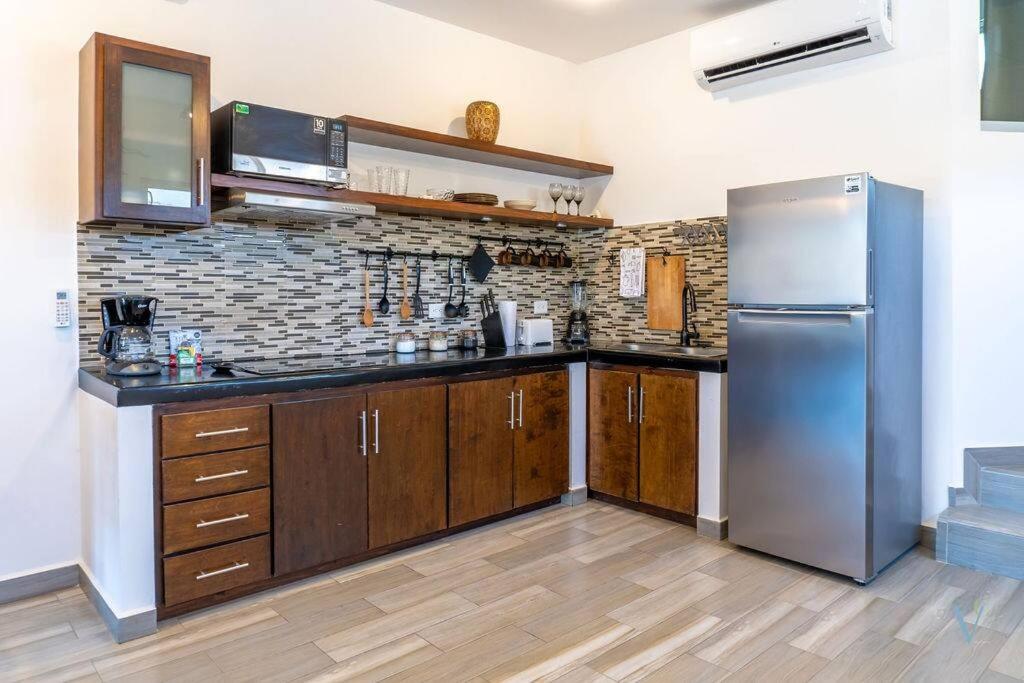 Oceanview Rooftop Terrace Condo 3 min Malecon