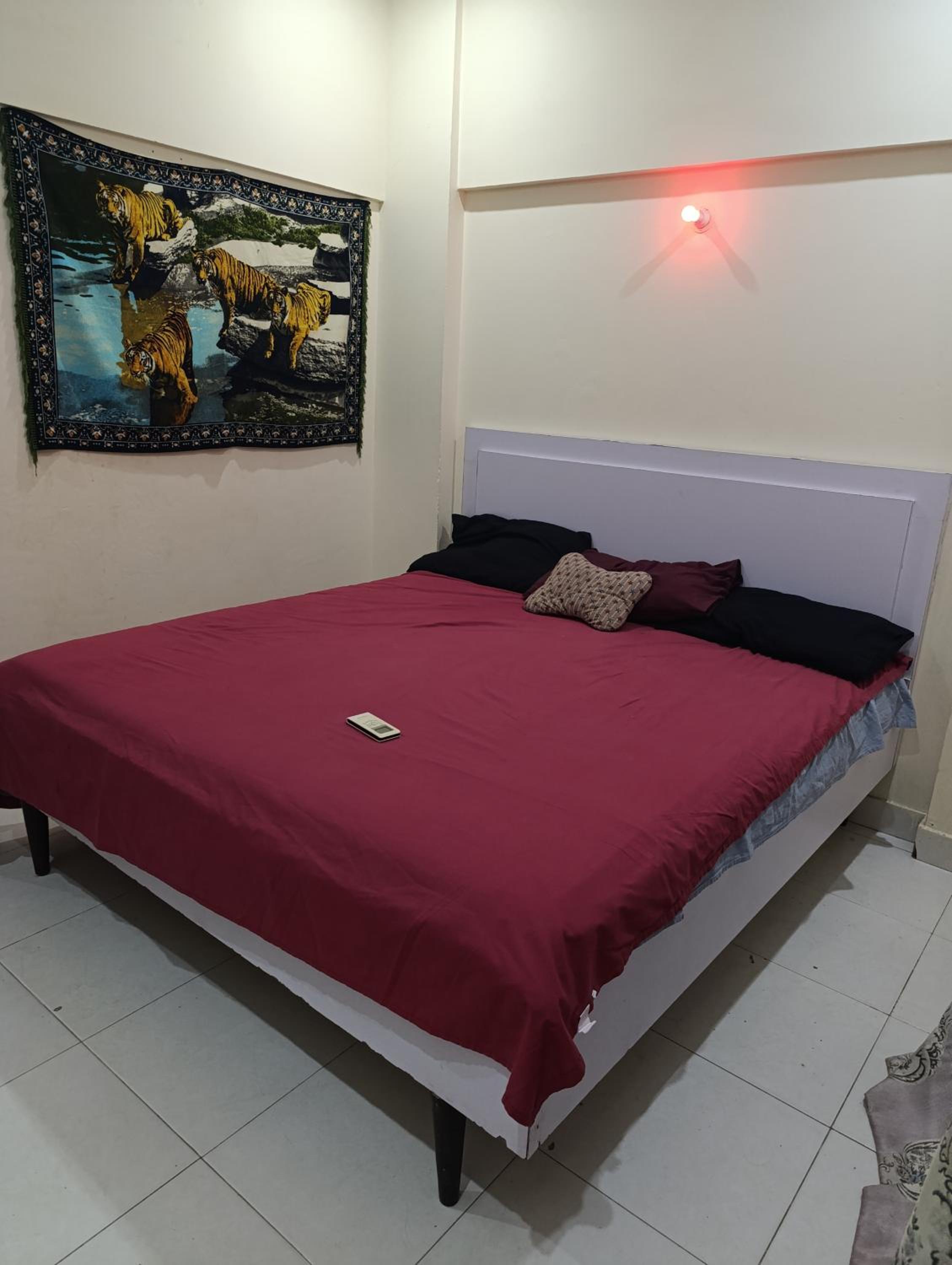 Service apartment