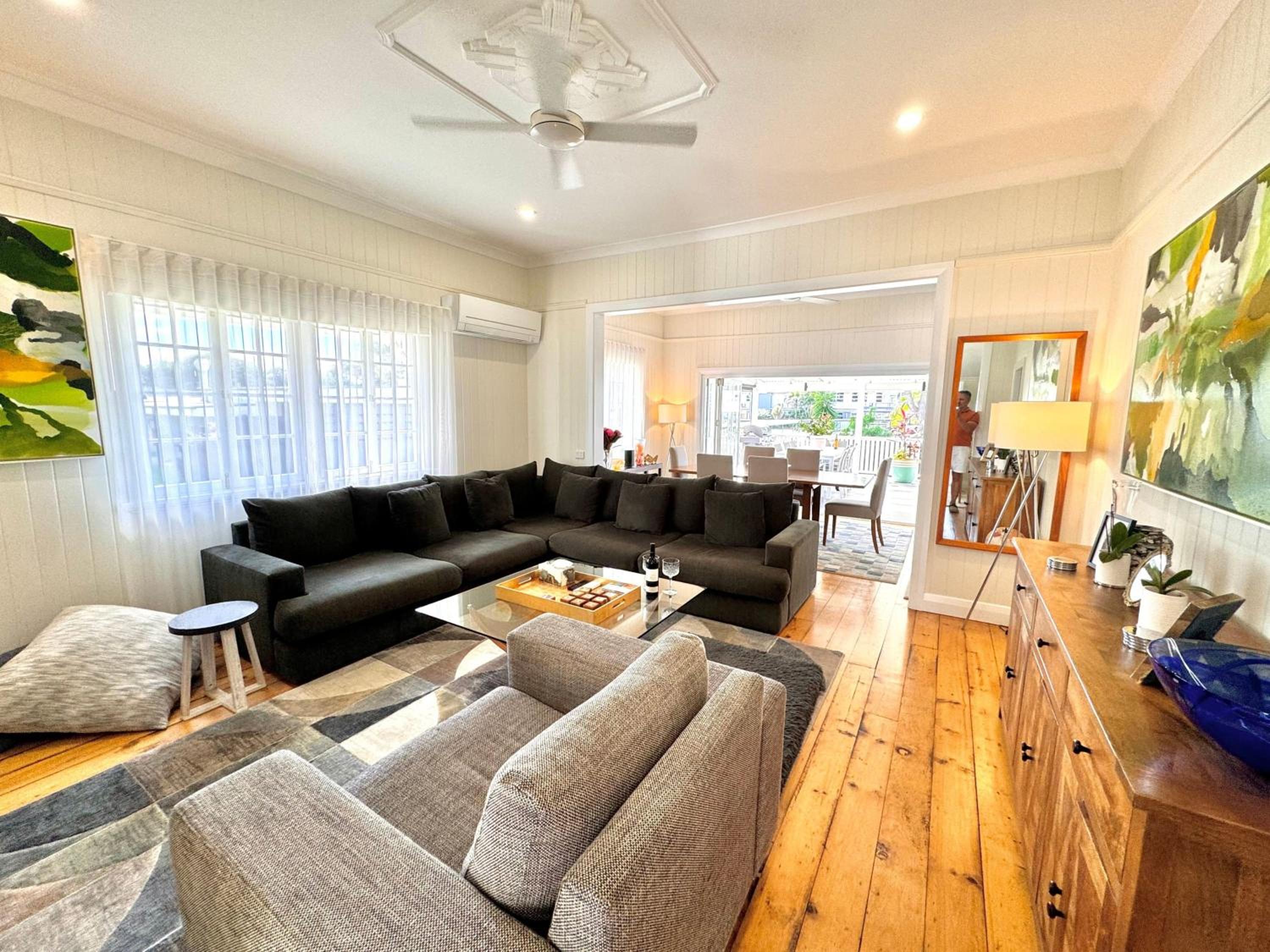 3 Bdrm Queenslander Outdoor Dining Pool & Parking