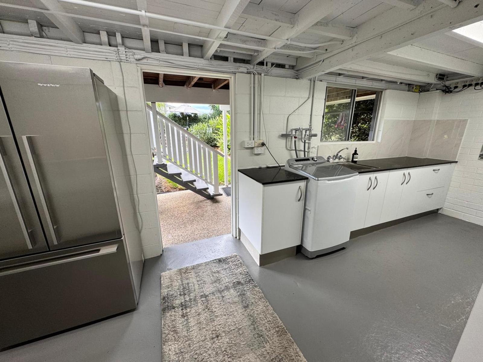 3 Bdrm Queenslander Outdoor Dining Pool & Parking