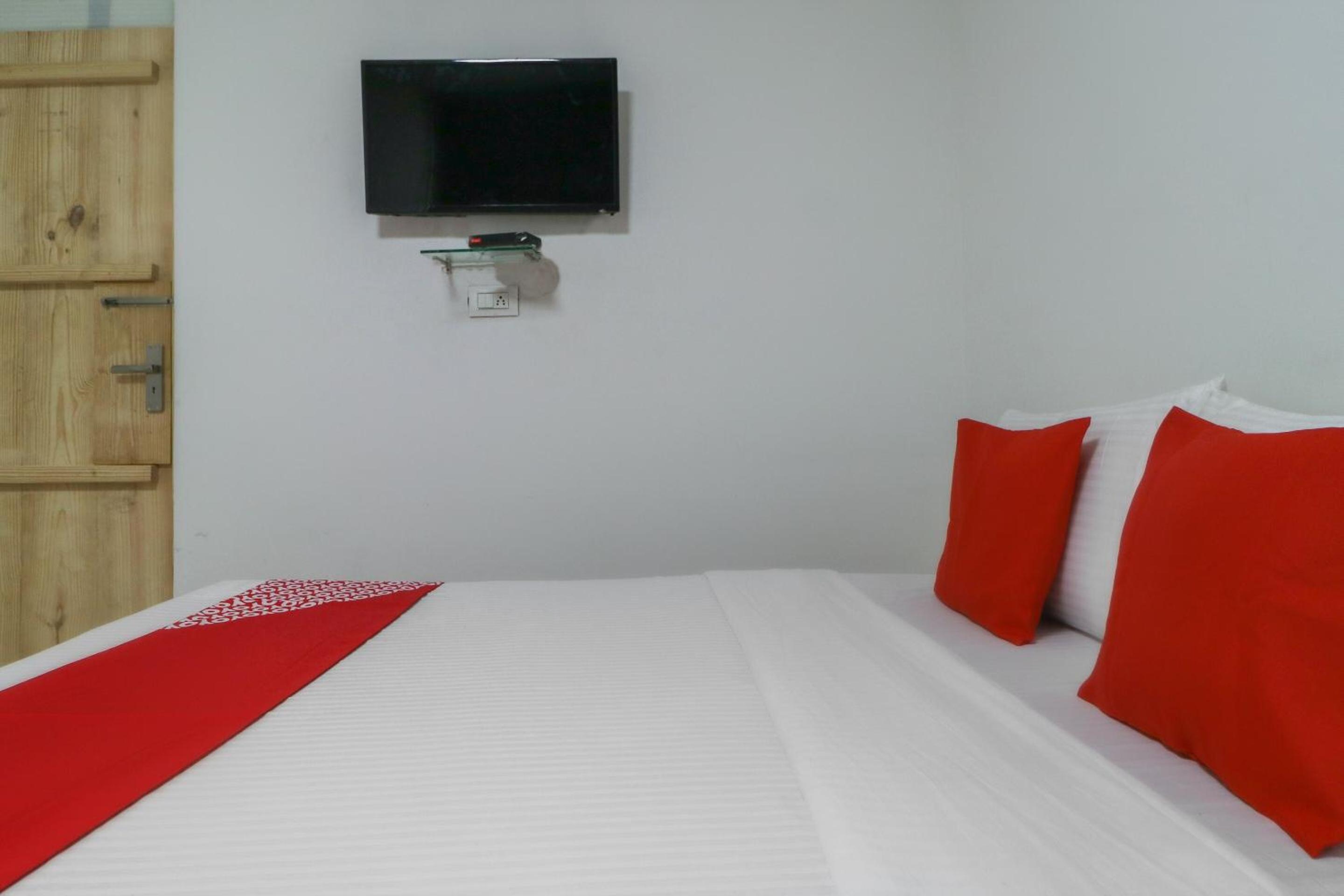 Hotel O Mg Mehak Garden view 2