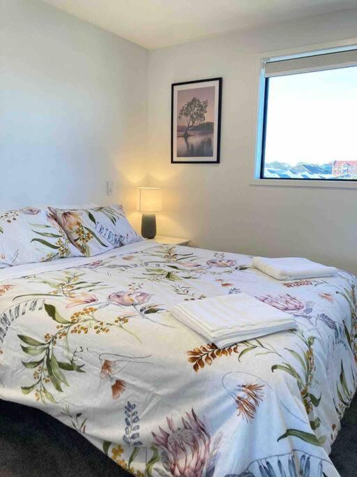 Cheerful 2 bedroom townhouse in Addington! view 2