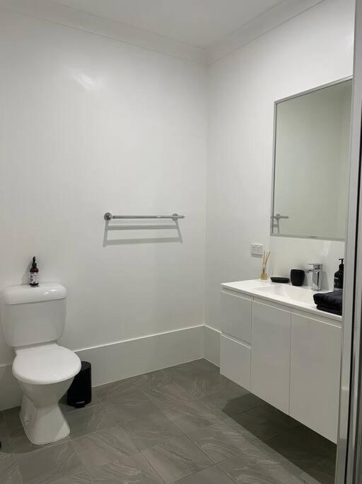 One Forty Four - Stylish & central family accom