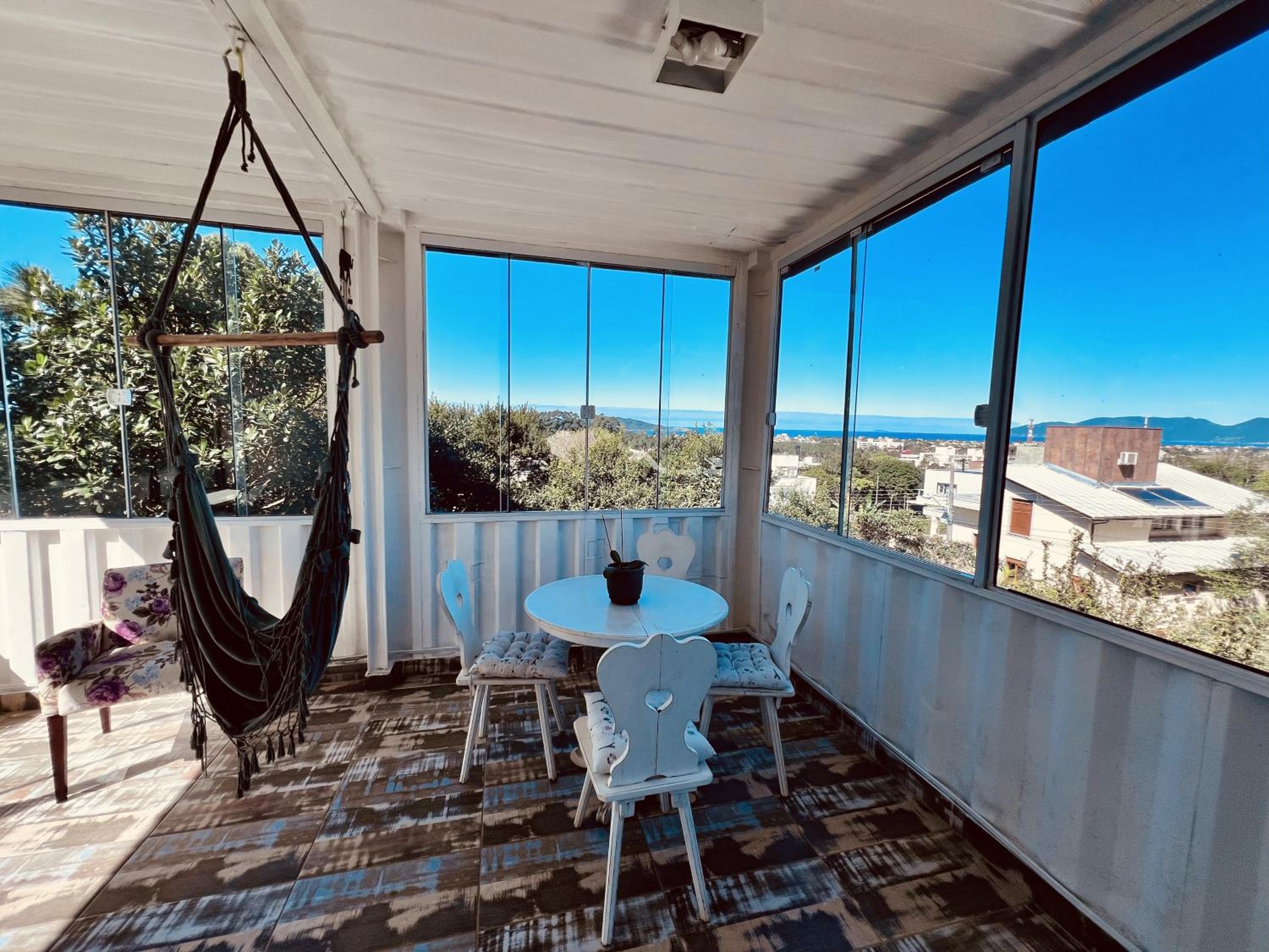 Casa de condomínio com SPA, piscina e vista para o mar do Campeche