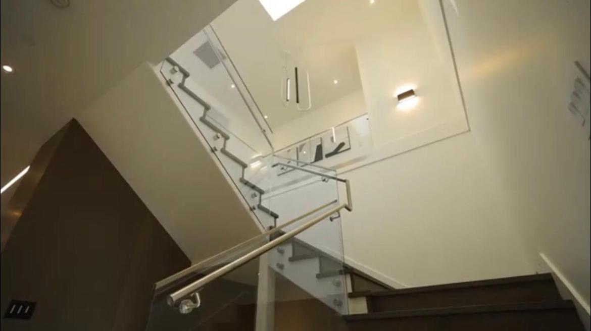 Luxury Modern New House in Central Vancouver