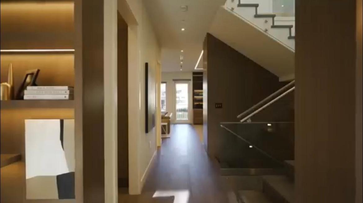 Luxury Modern New House in Central Vancouver