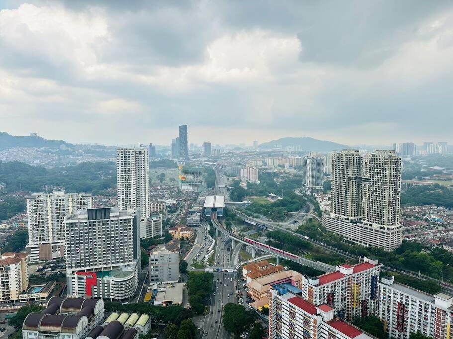 MVC50#Family Suite 9pax 3 Rooms M Vertica Velocity Mall Cheras