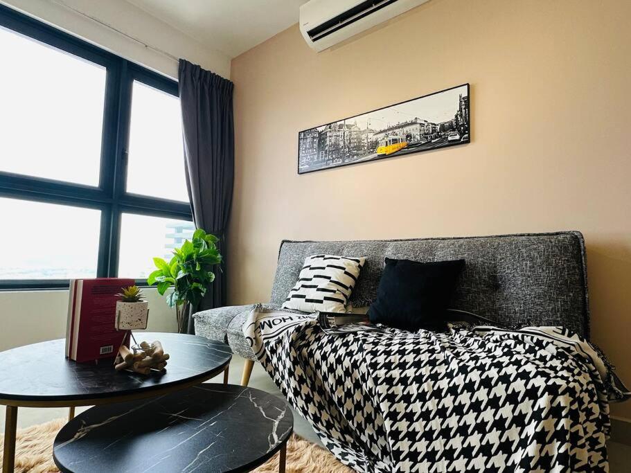 MVC50#Family Suite 9pax 3 Rooms M Vertica Velocity Mall Cheras