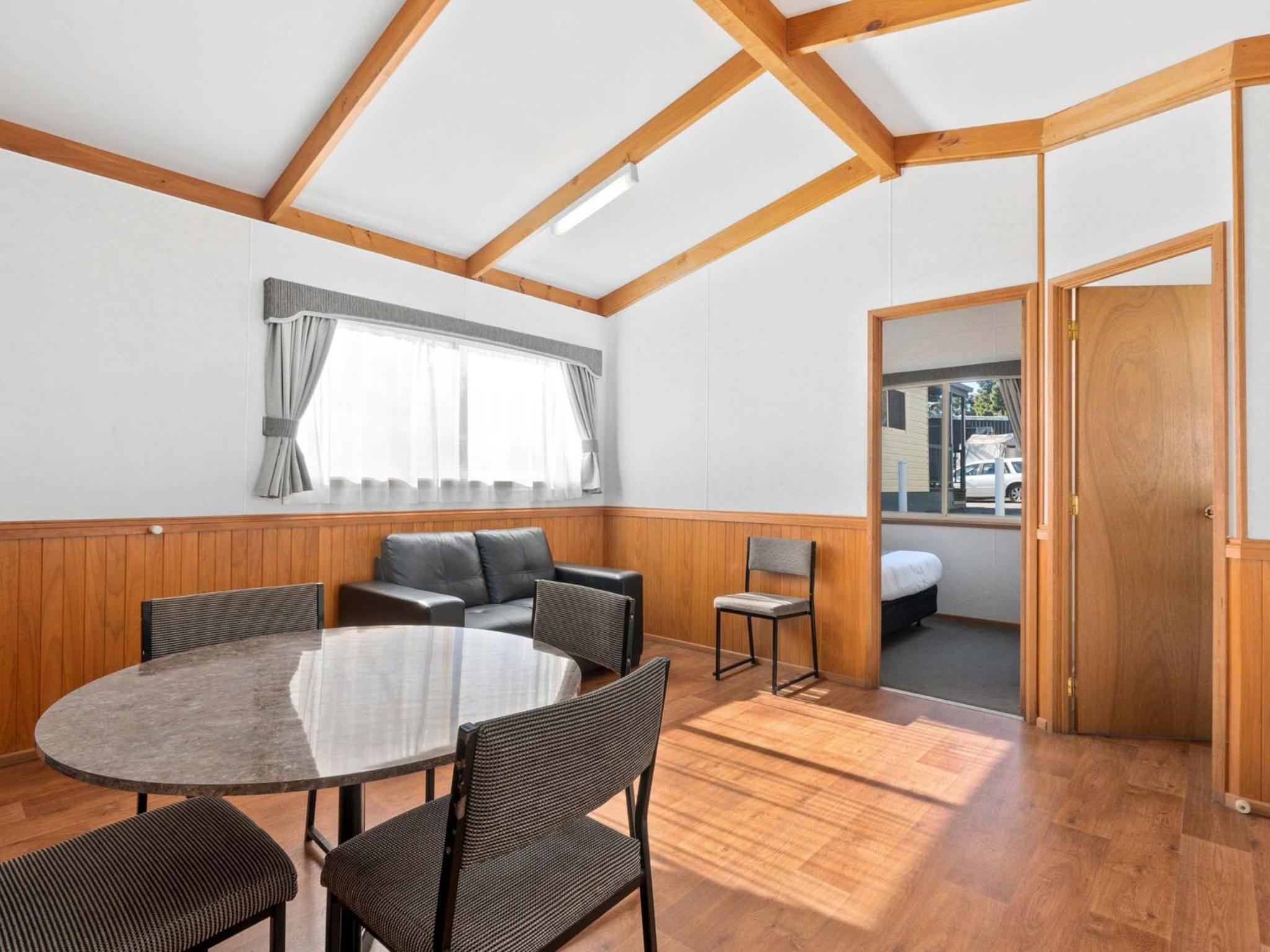 Canberra Holiday Village