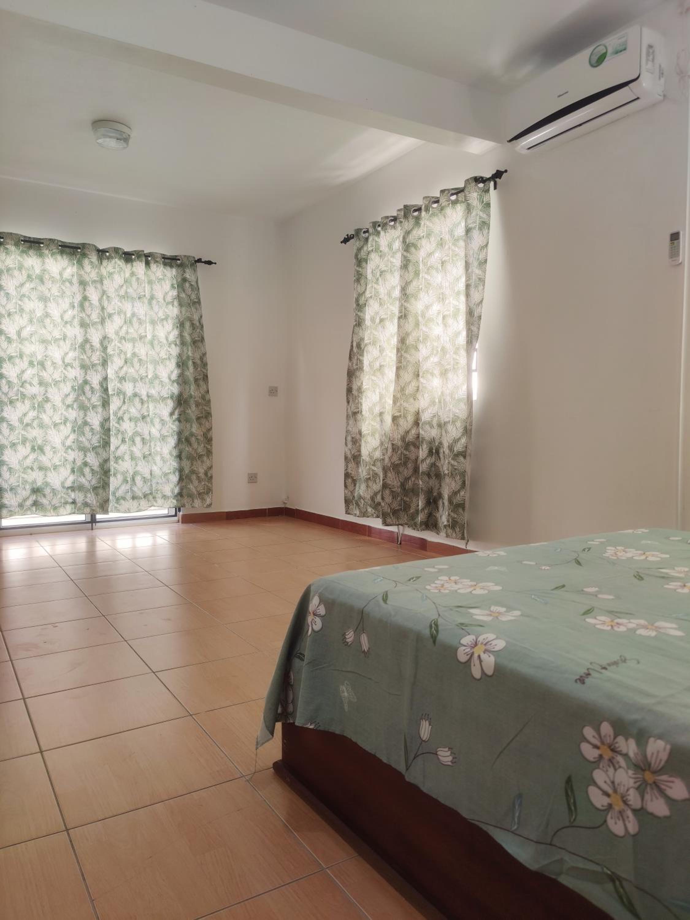 3-Bedroom Villa Near Blue Bay view 5