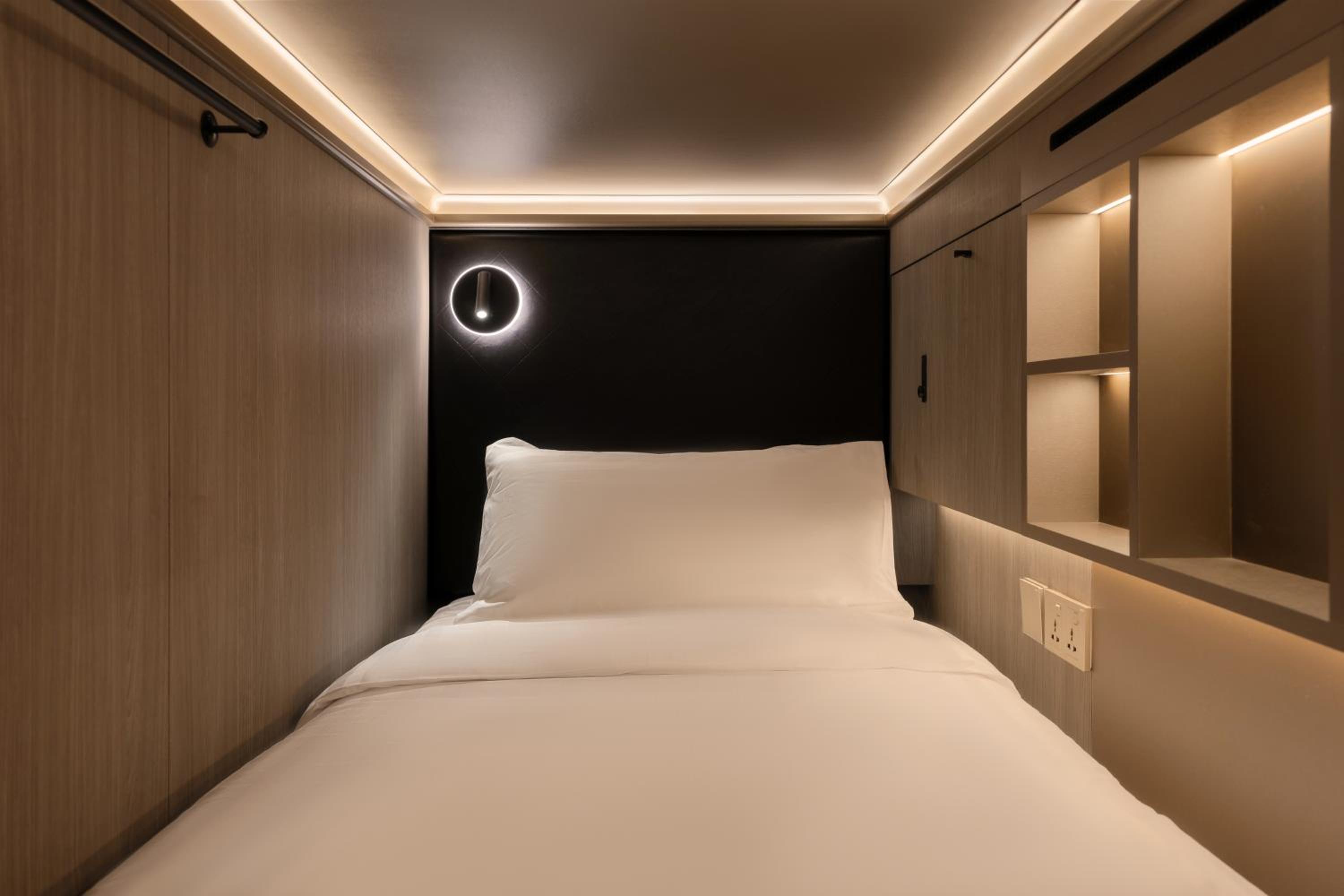 Cube Social Boutique Capsule Hotel at Boat Quay
