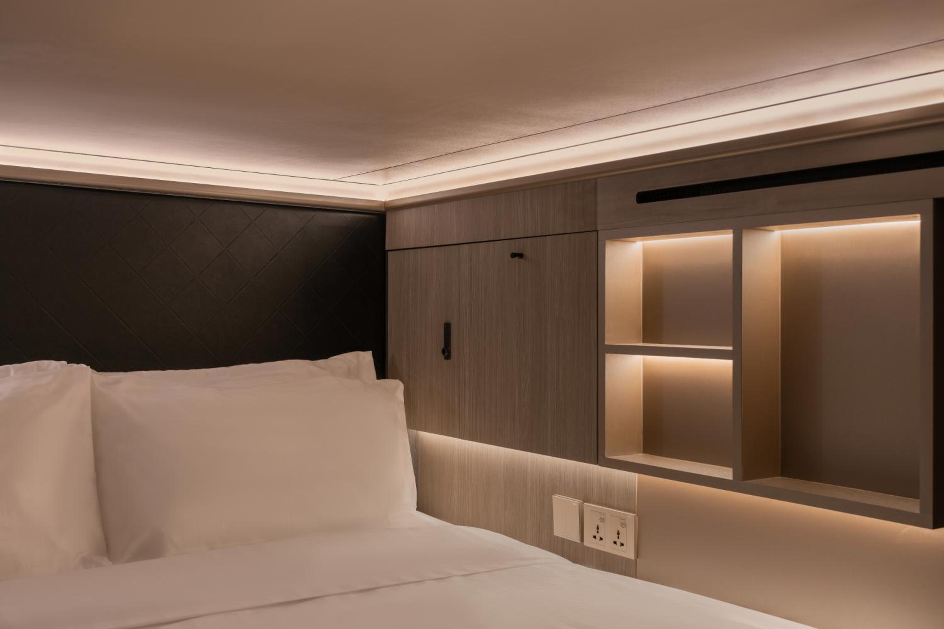 Cube Social Boutique Capsule Hotel at Boat Quay