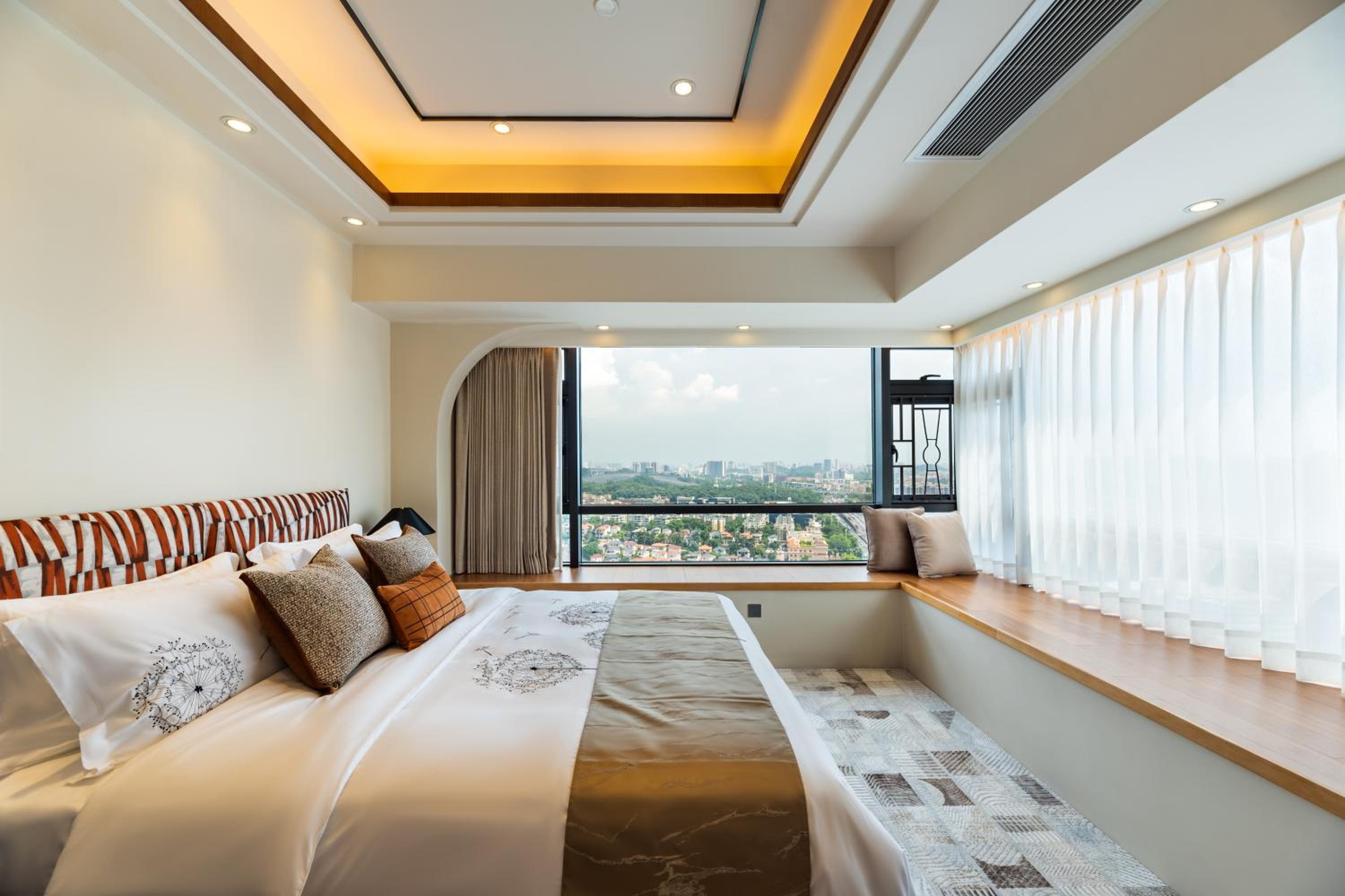Guangzhou He She Art Apartment