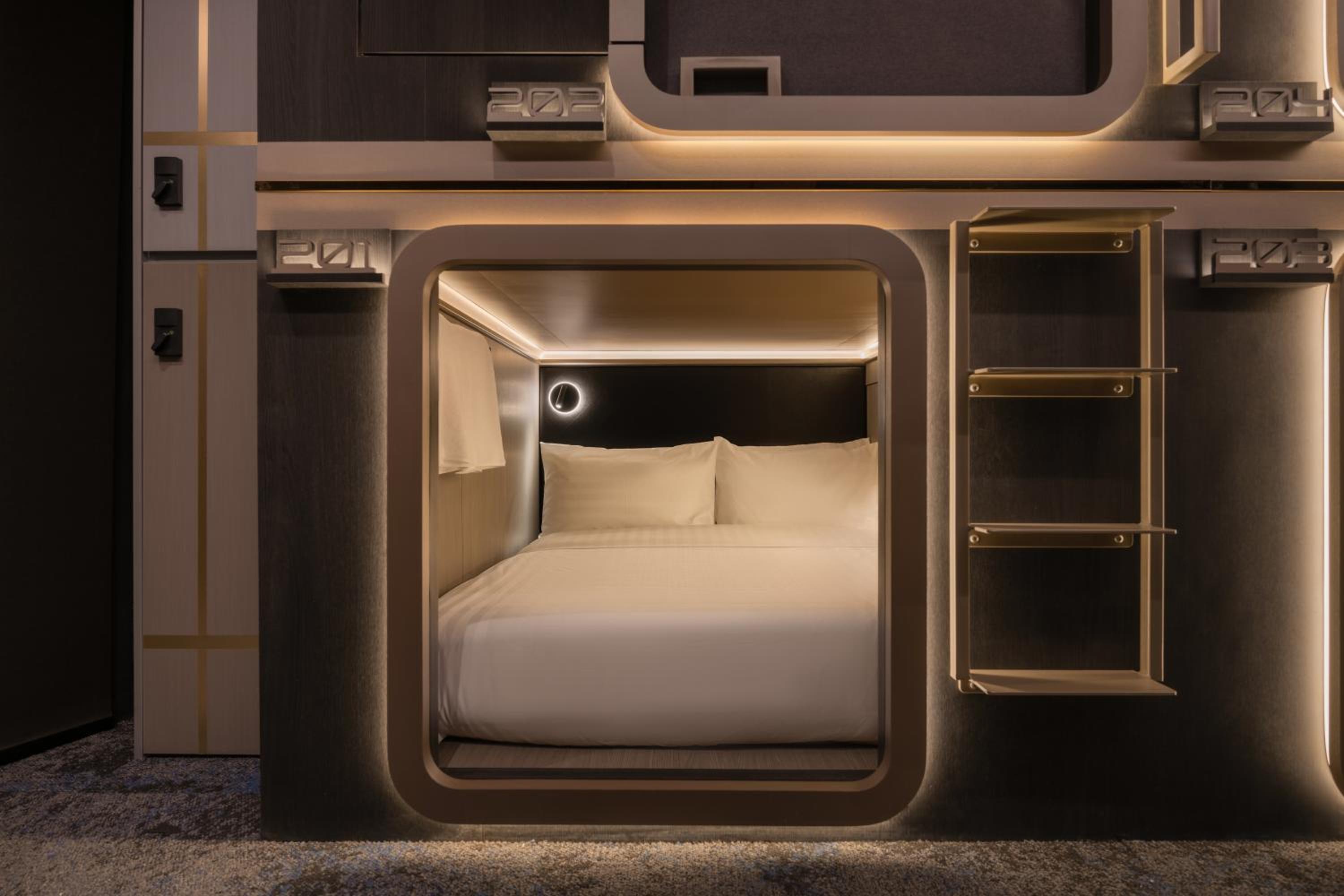 Cube Social Boutique Capsule Hotel at Boat Quay
