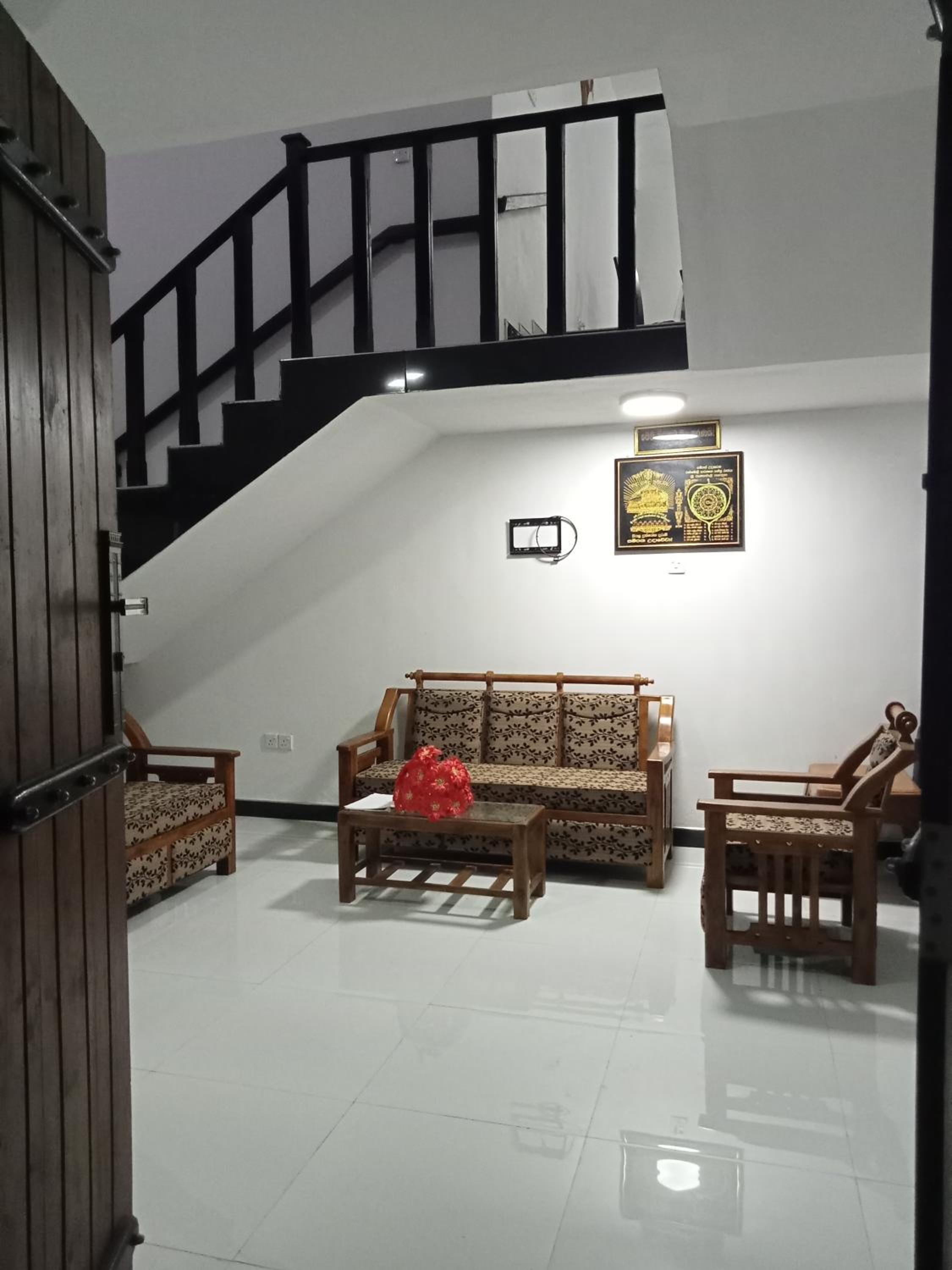 Devil mountain villa- kalupahana