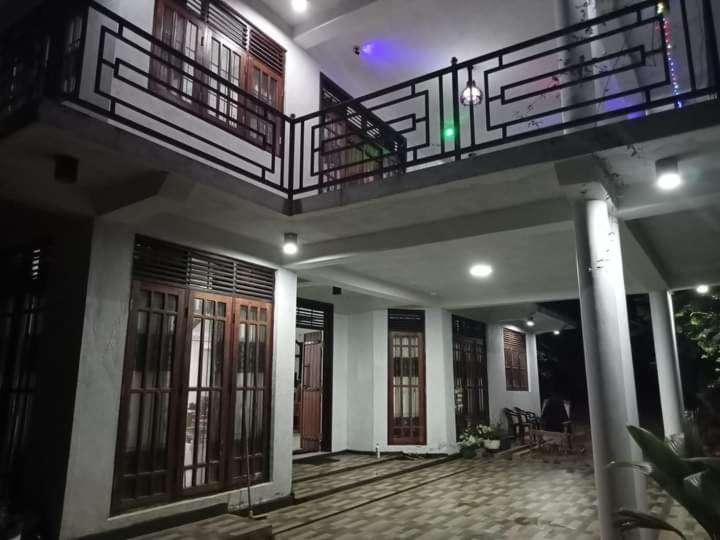 Devil mountain villa- kalupahana