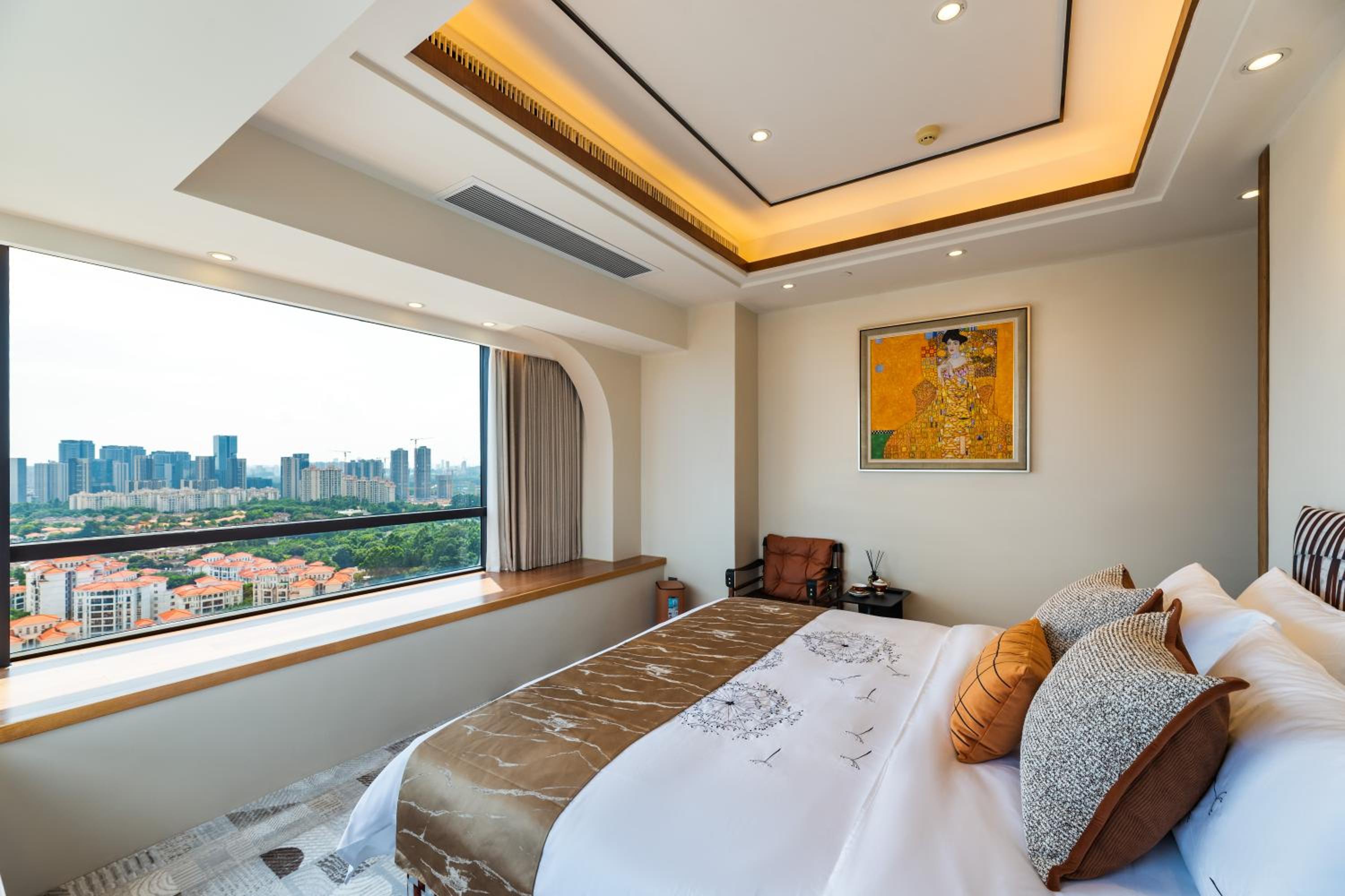 Guangzhou He She Art Apartment
