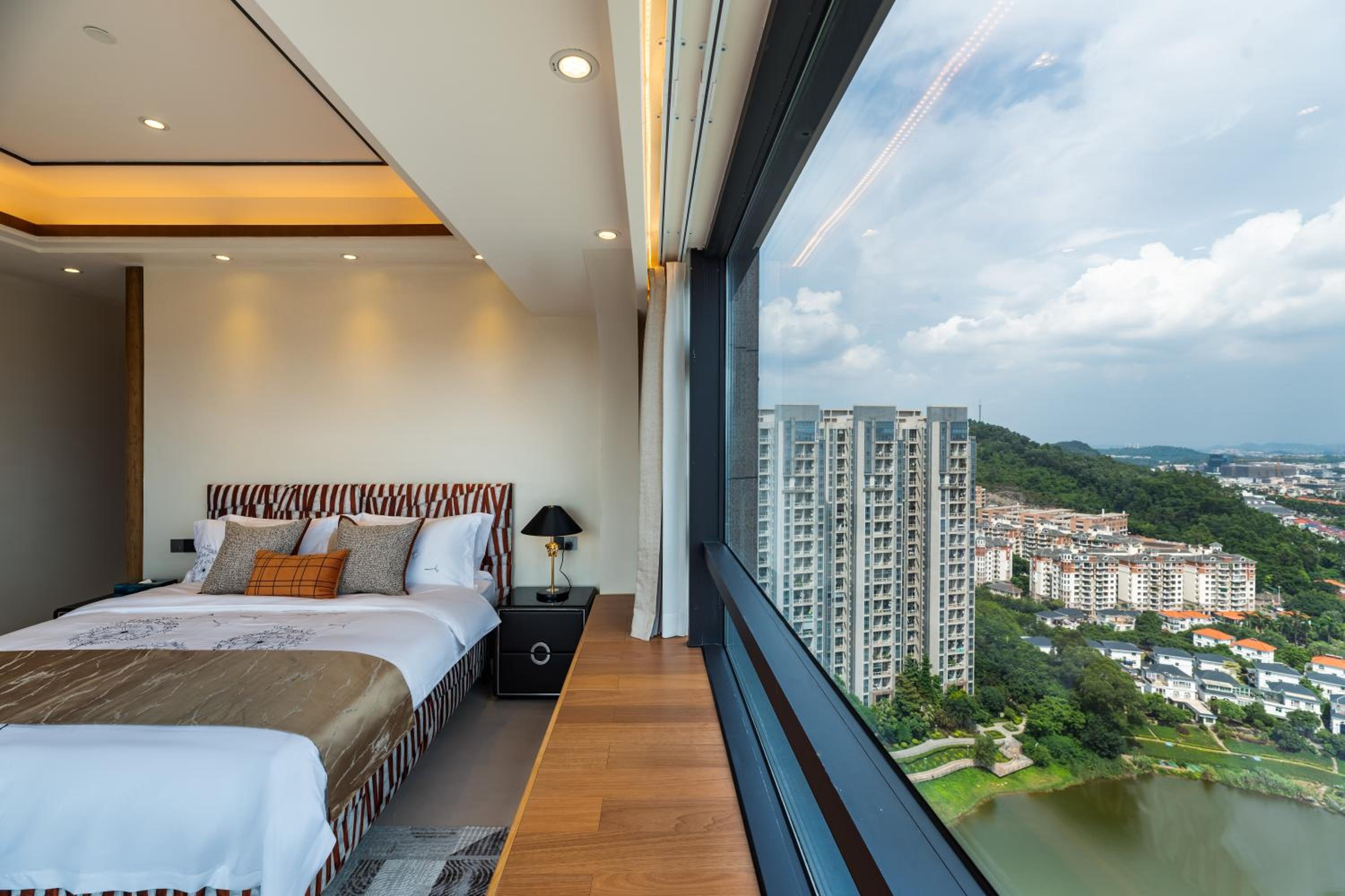 Guangzhou He She Art Apartment