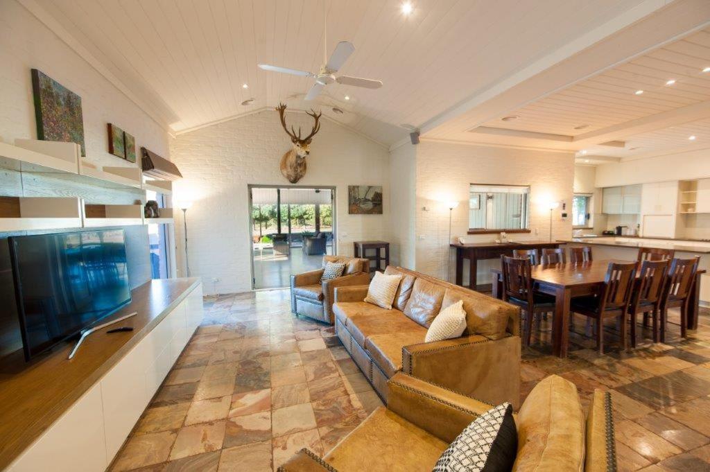 Nepeta Cataria Estate - Echuca Holiday Homes
